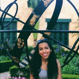 Meet your Posher, Nina